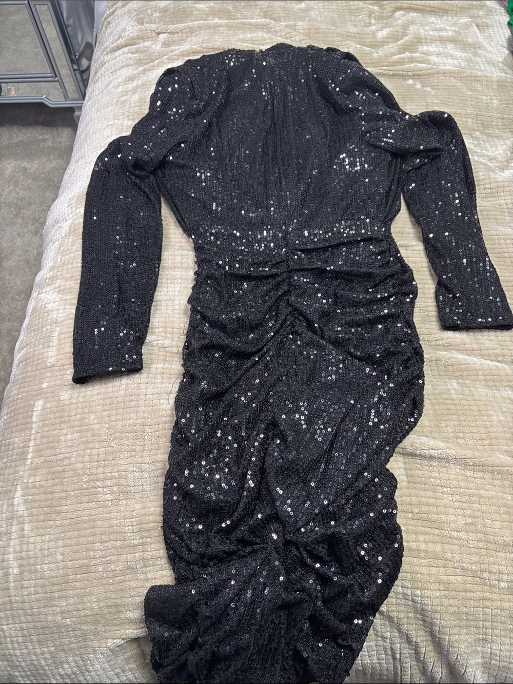 PrettyLittleThing Black Sequin Midi Dress - Picture 4 of 4